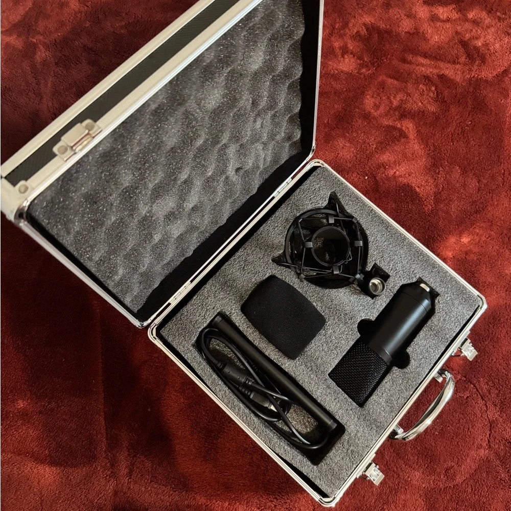 Premium Black VR Microphone Kit with Case
